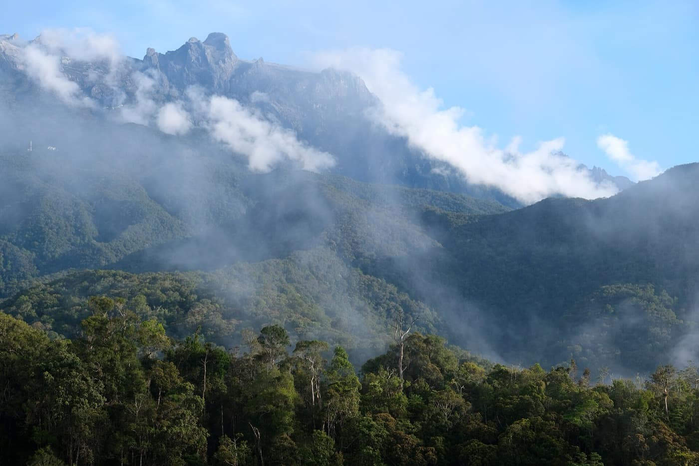 Bornéo — Rainforest cloud forming Kinabalu Sabah Borneo Kampong Kundasang 4
