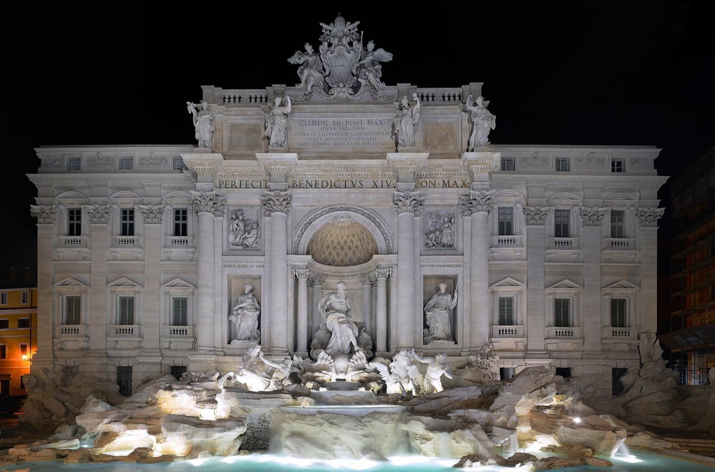 Rome — Panorama of Trevi fountain 2015