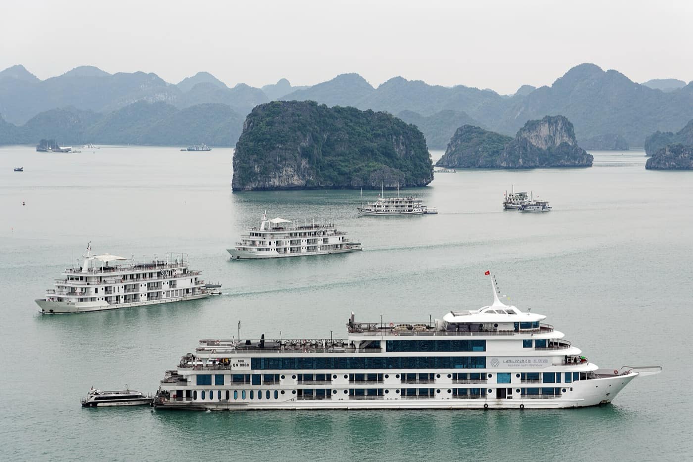 Baie d'Ha Long — View of sea from Titov Island, Ha Long Bay, Vietnam, 20240128 1337 3732