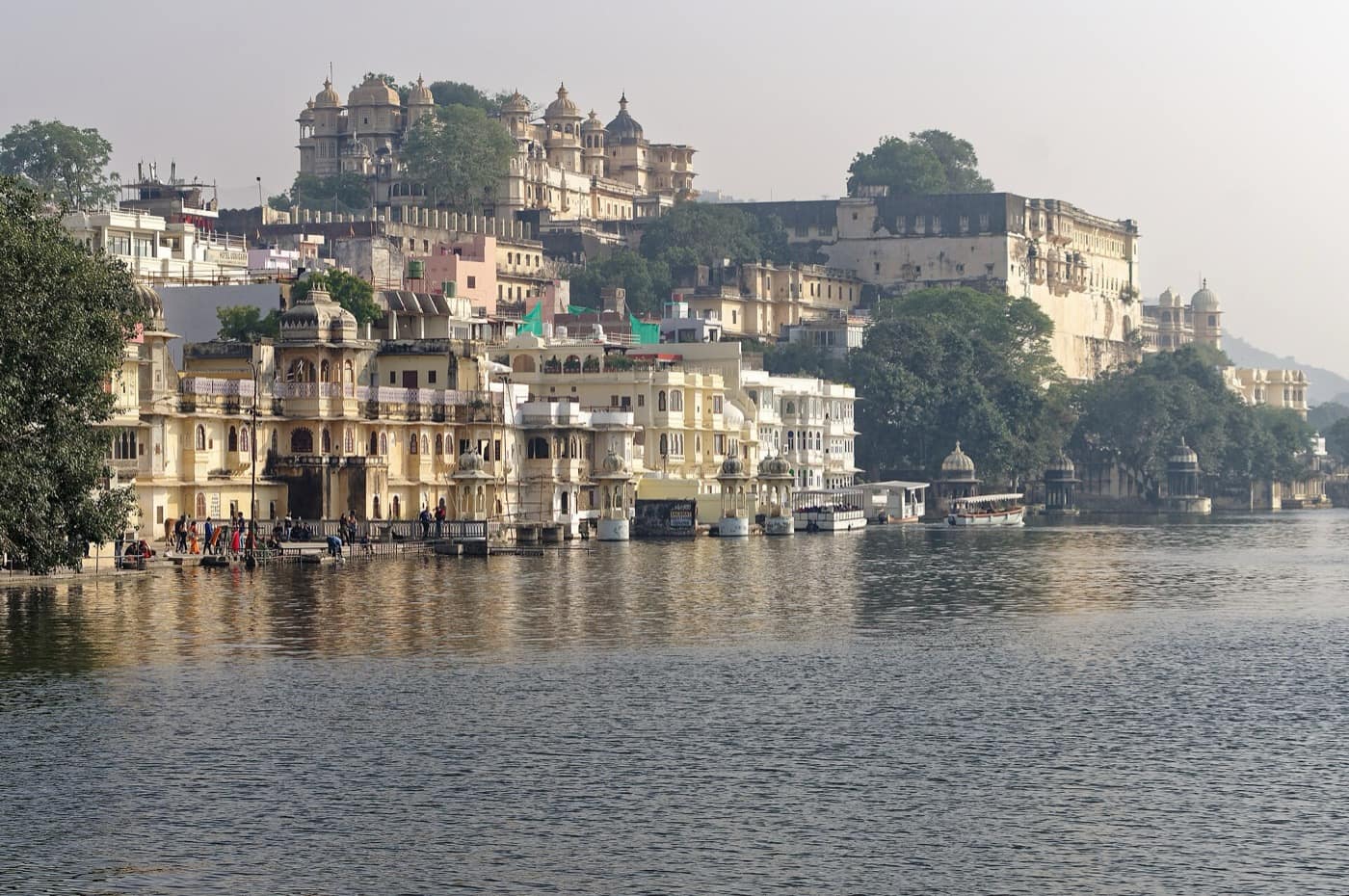 Rajasthan — Lake Pichola, City Palace, Udaipur, 1516 7254