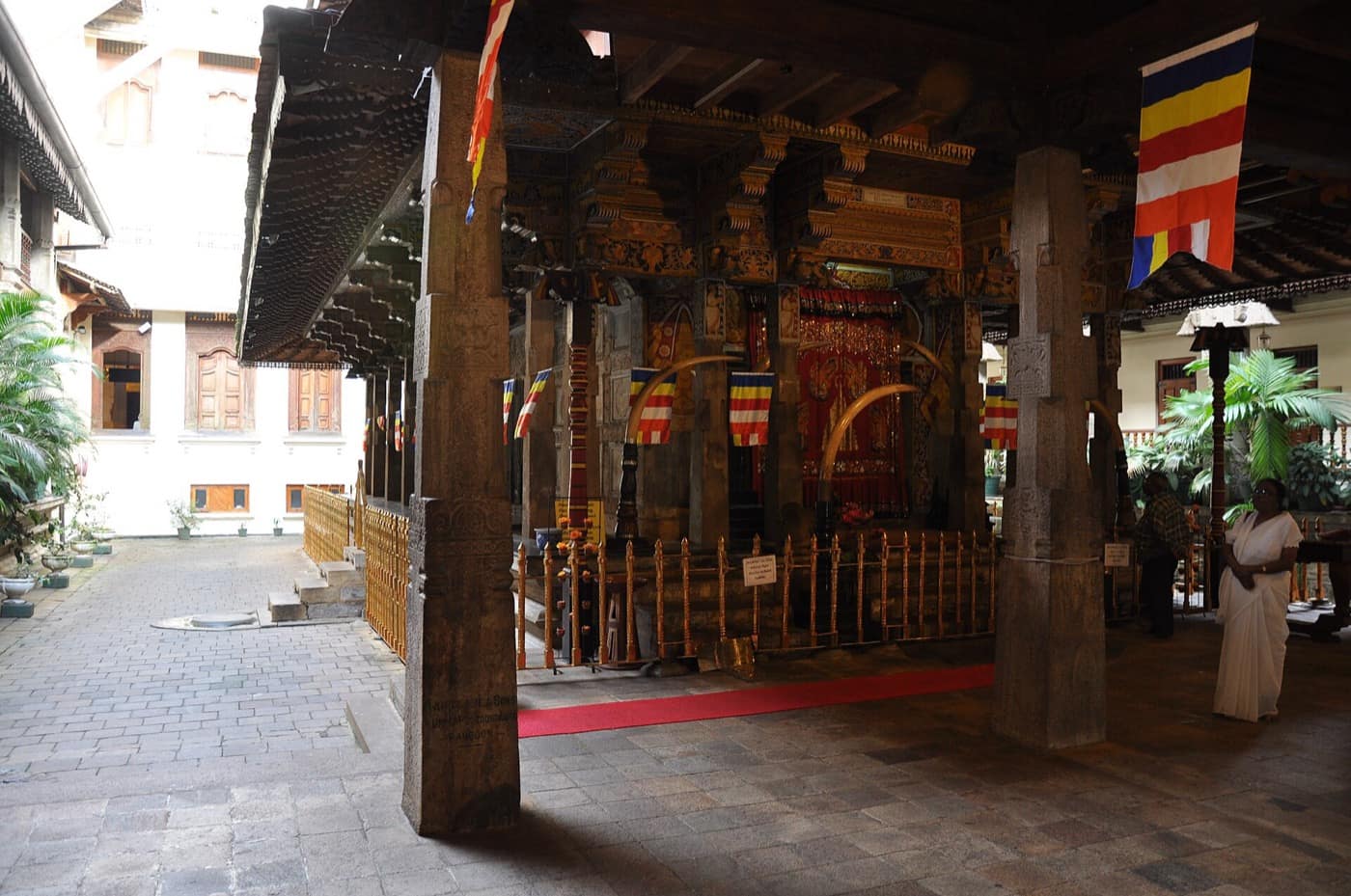 Sri Lanka — The Temple of the Sacred Tooth Relic (Kandy)